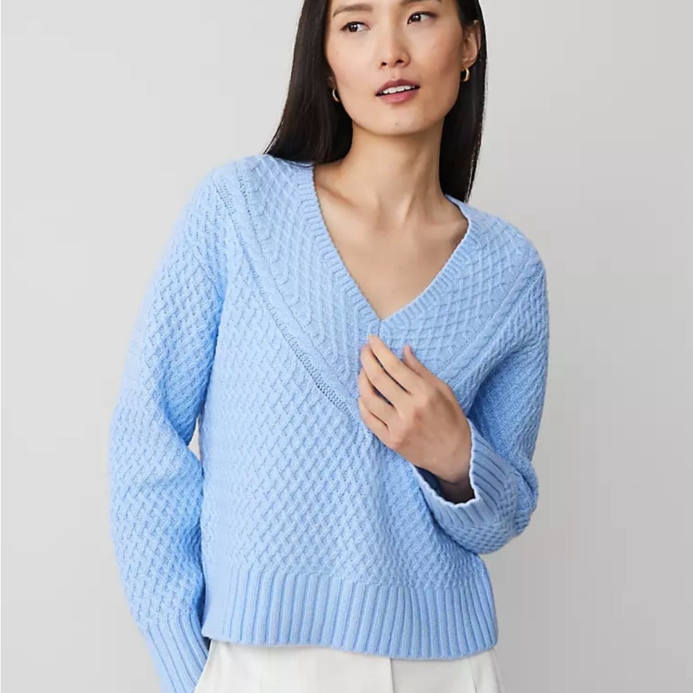 NWT Ann Taylor Geo Stitch Blue V-Neck Sweater Size M